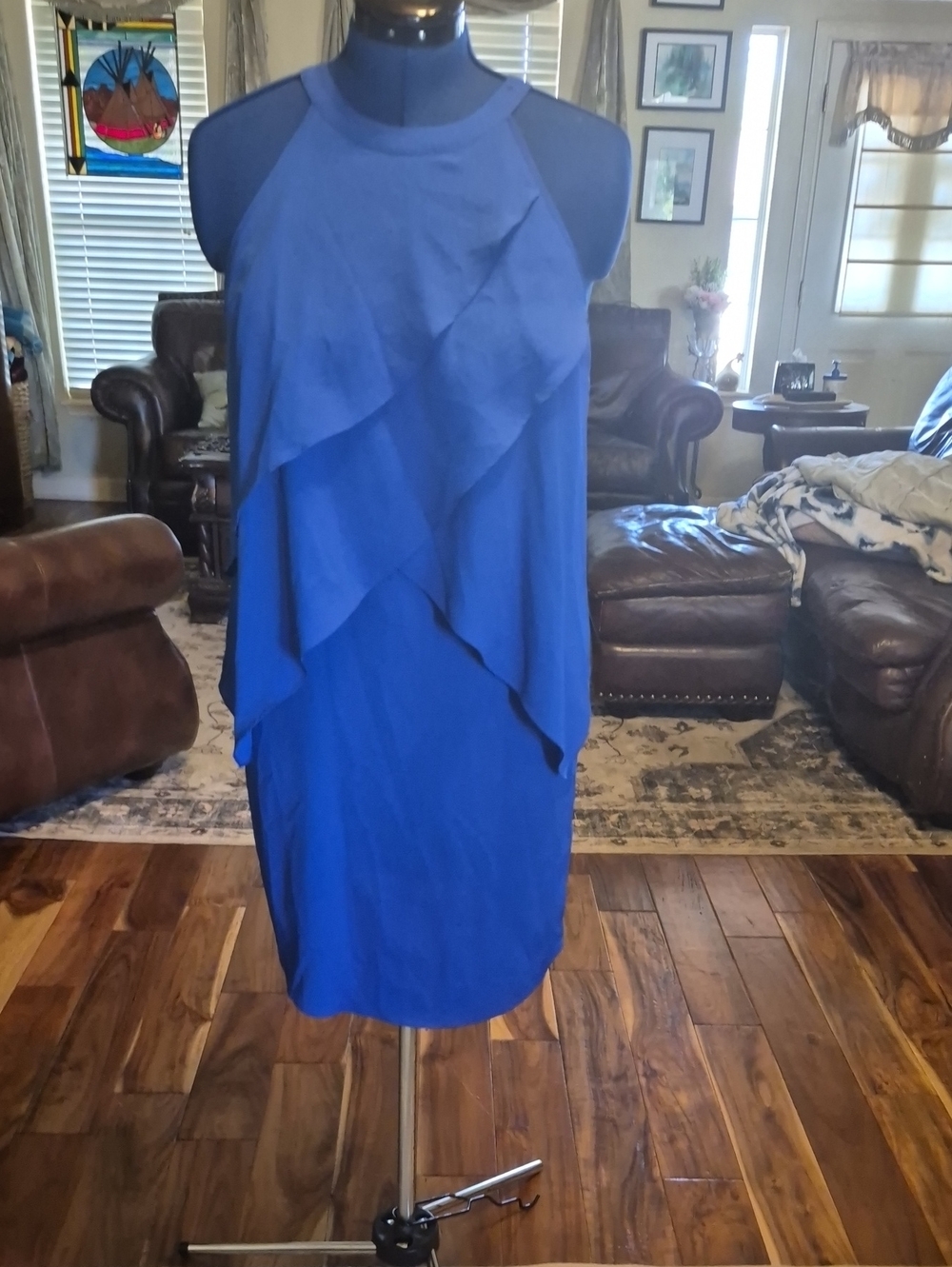 DKNY (Donna Karan New York) SZ 10. sophisticated timeless design Beautiful Dress